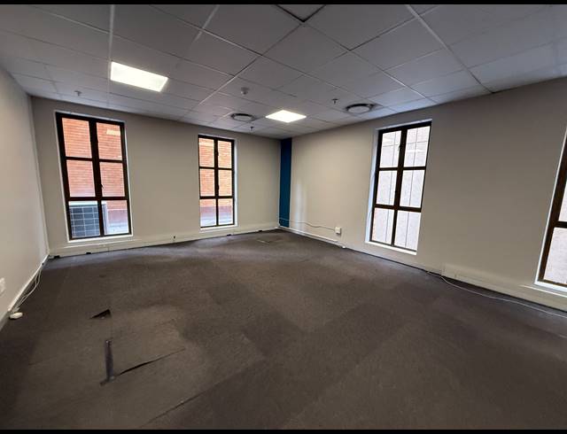 574M² OFFICE TO LET IN ROSEBANK